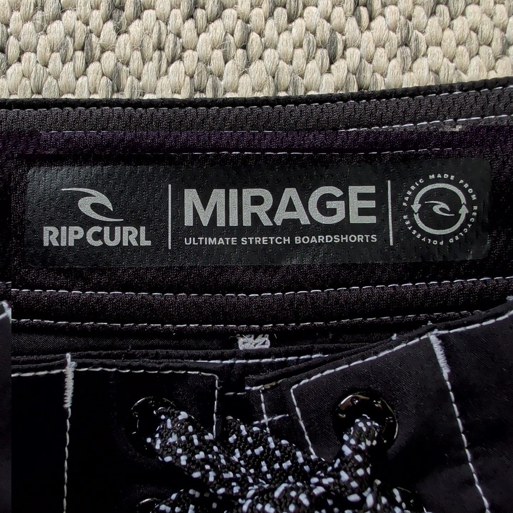 Rip Curl Mirage Ultimate Stretch Boardshorts Mens Sz 34 Black & Neon Green EUC - Picture 7 of 10
